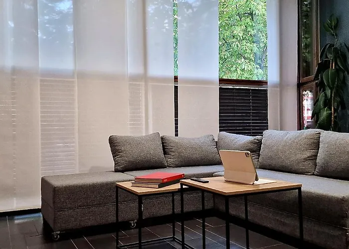 Moderno Con Garaje Privado *